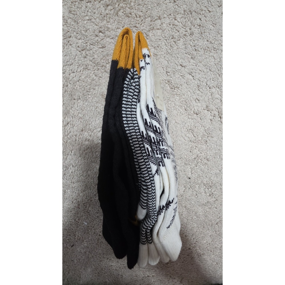 A New Day cotton blend crew socks in a three-pack - Picture 2 of 2